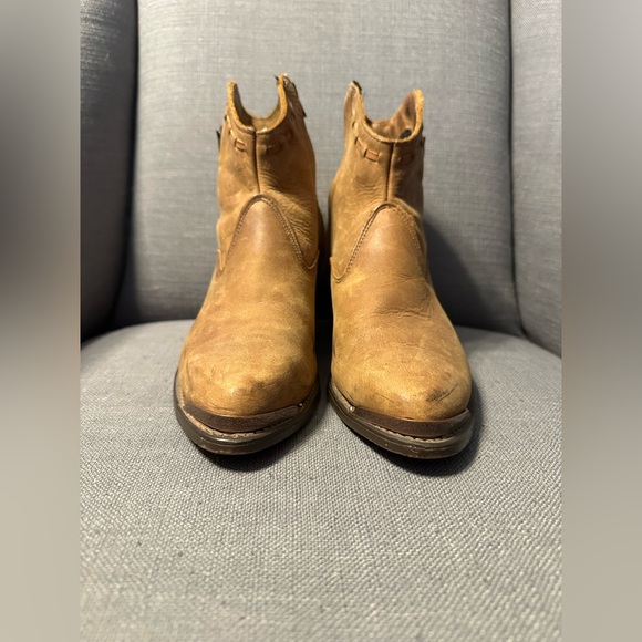 Laredo Western Mid Shoe Ankle Boots Longhorn Hardware Side Zip Booties size 6 - Picture 2 of 8